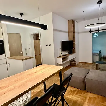 Apartment Pretty *