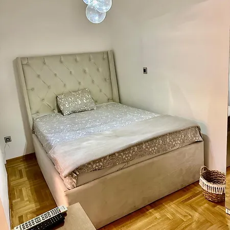 Apartment Pretty
